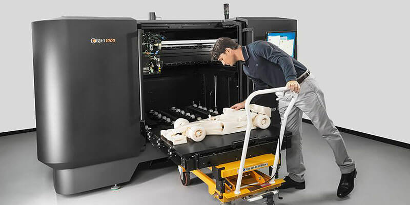 Daimler plans 3D printers to quickly manufacture car and truck parts across the model and year range.