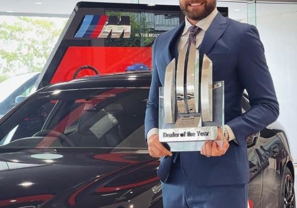 Waverley BMW holding Dealer of the Year award 2021